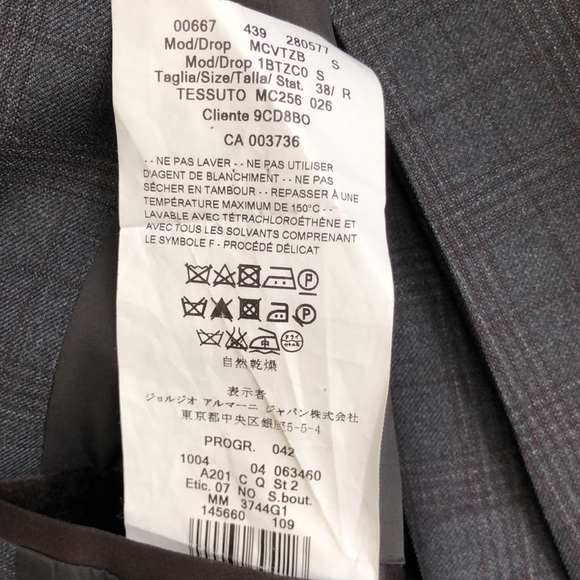 Armani suit - Picture 4 of 6